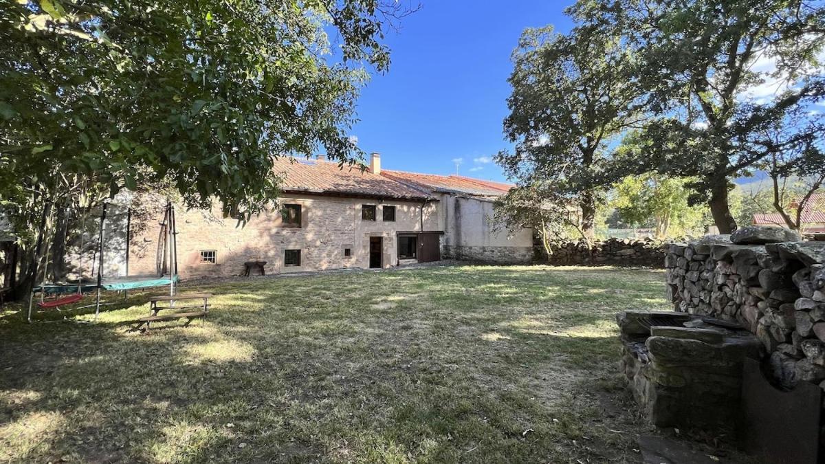 La Casa De Celada Villa Celada de Los Calderones Luaran gambar