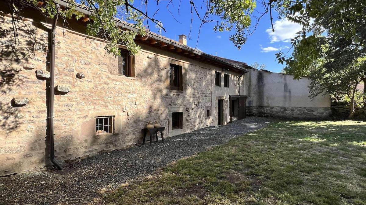 La Casa De Celada Villa Celada de Los Calderones Luaran gambar