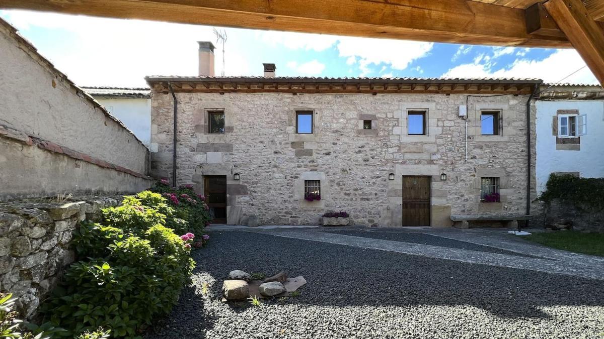 La Casa De Celada Villa Celada de Los Calderones Luaran gambar